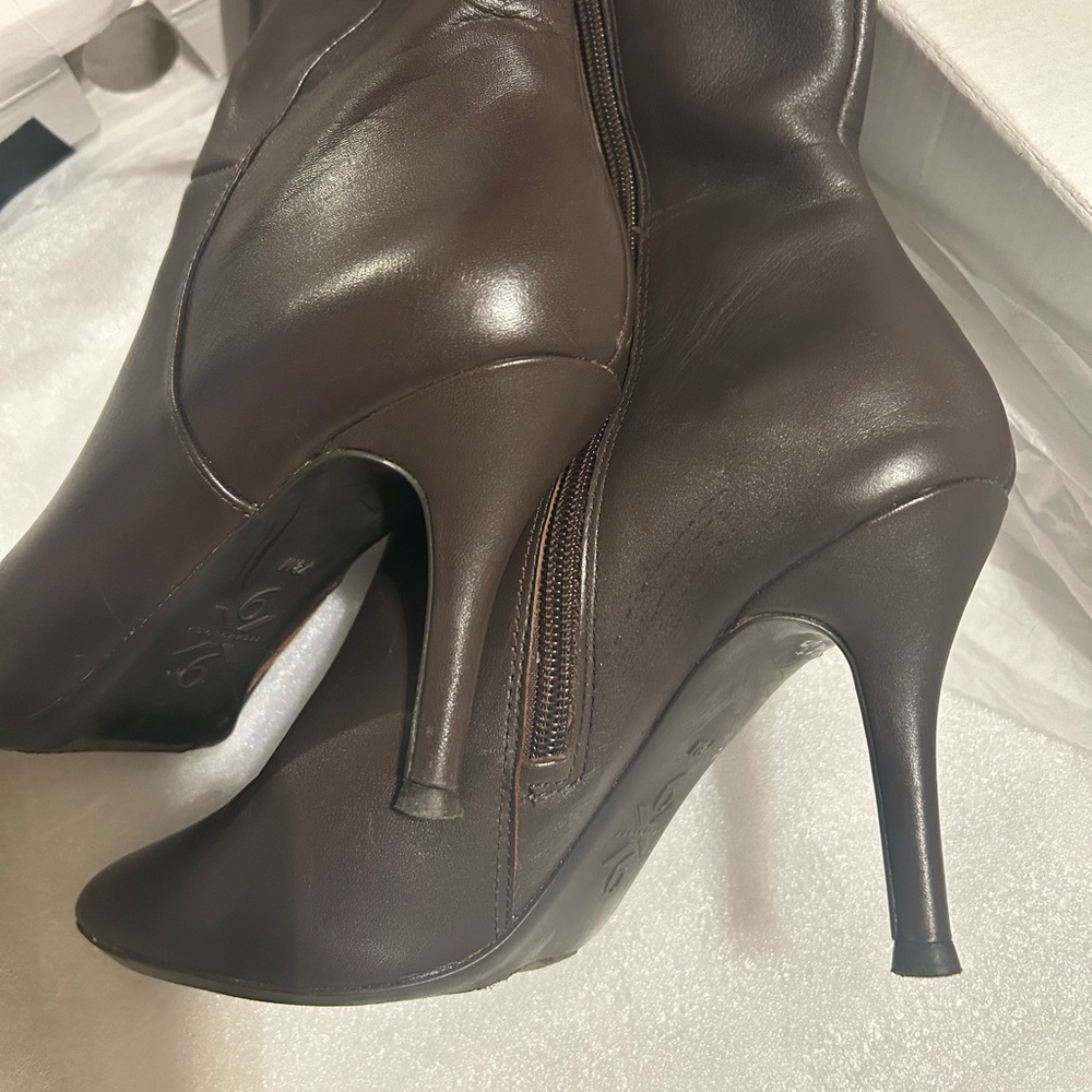 Botas color chocolate, tacón 3”